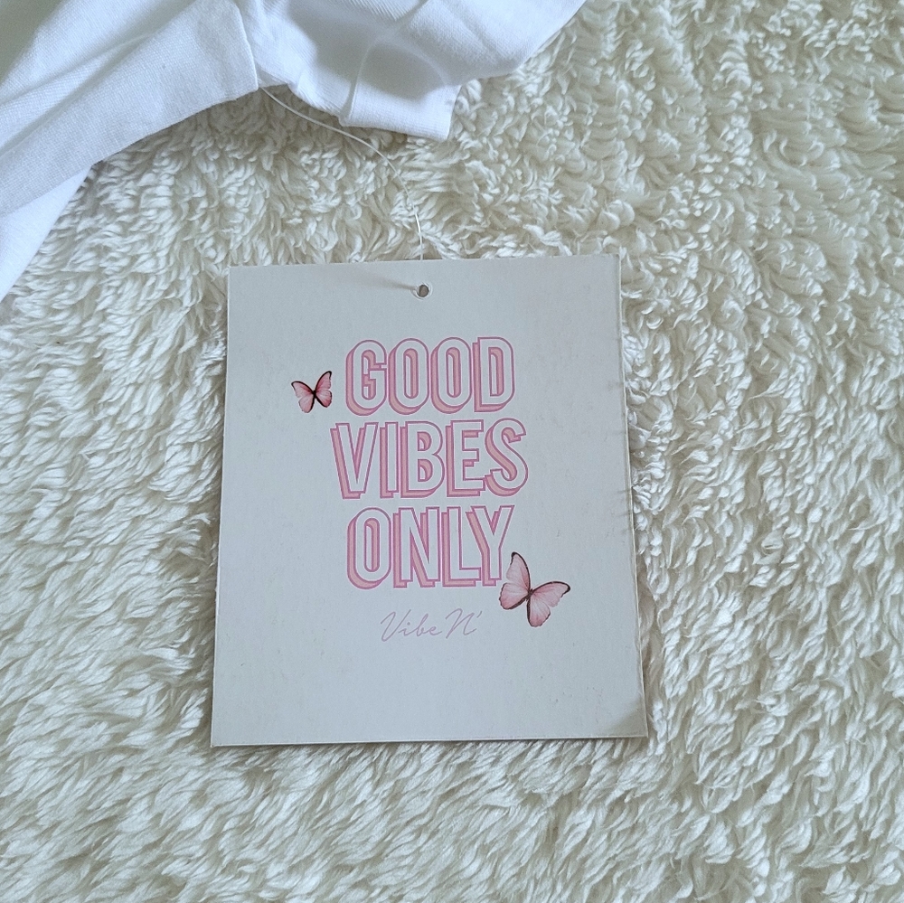 Vibe N' "The Best Is Yet To Come" Graphic Tee👕 - NWT - Picture 7 of 14